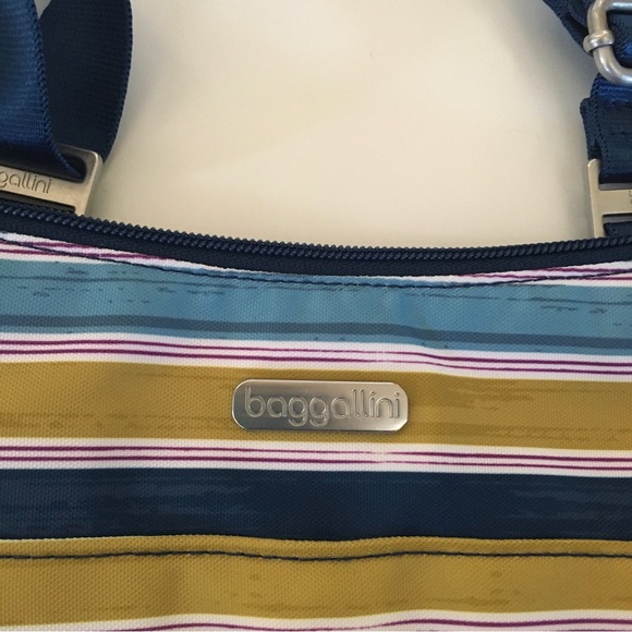 Baggallini Crossbody Horizon Purse Striped Zip Closure Adjustable Strap Bag NWOT - Picture 2 of 9